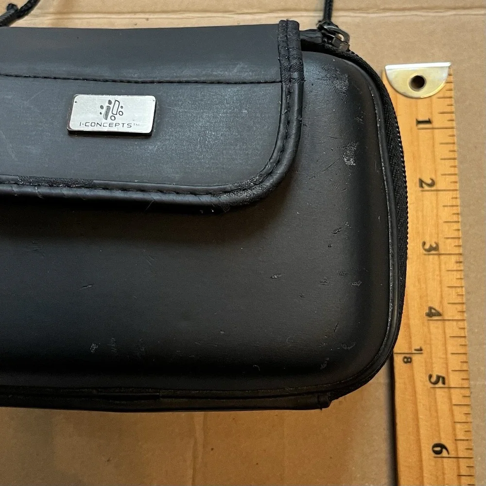 Concepts Digital Camera Case Bag With Carrying Strap Belt Loop Black Padded Zip